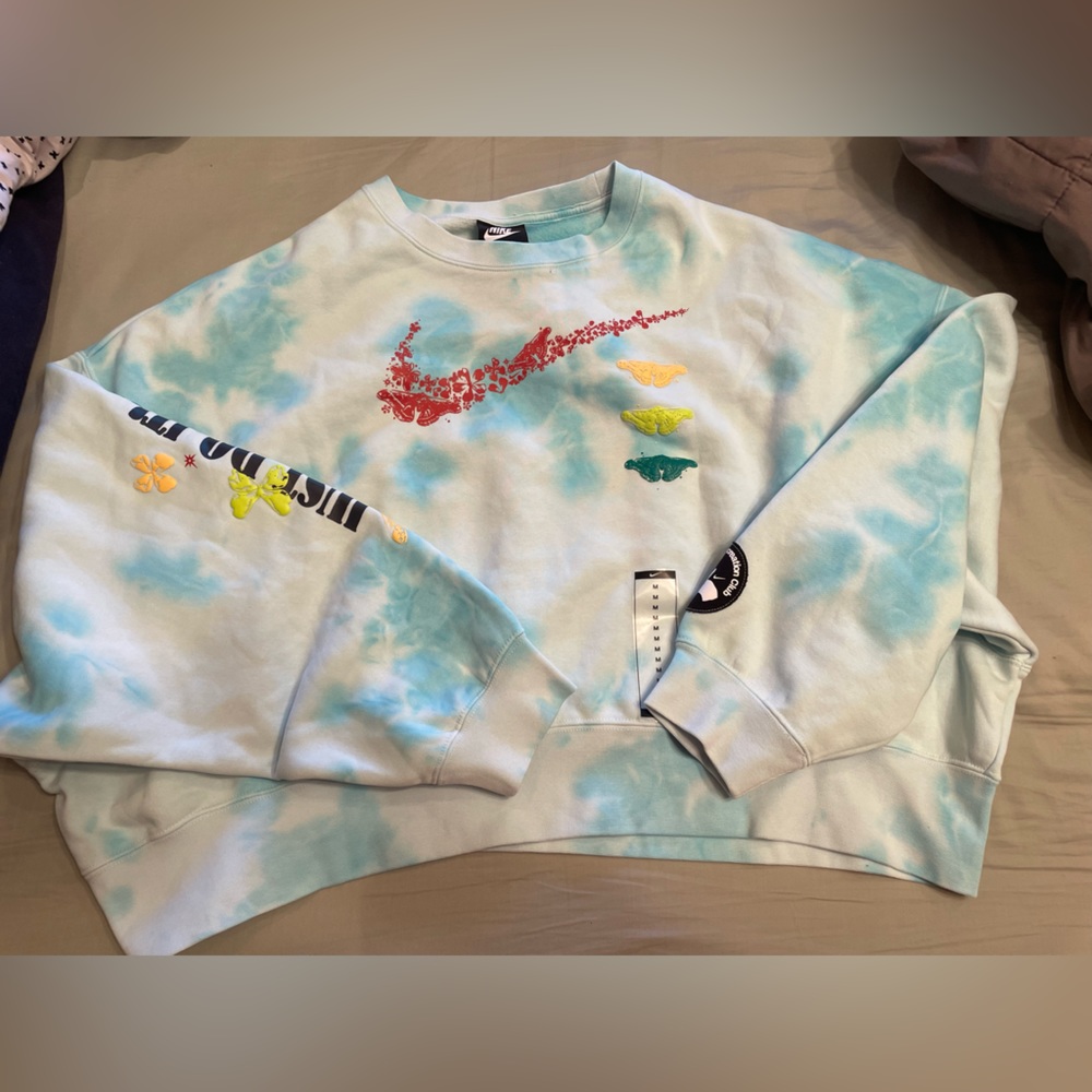 NWT Nike Good Sport Tie Dye Cropped Crew Neck with butterfly logo and patches